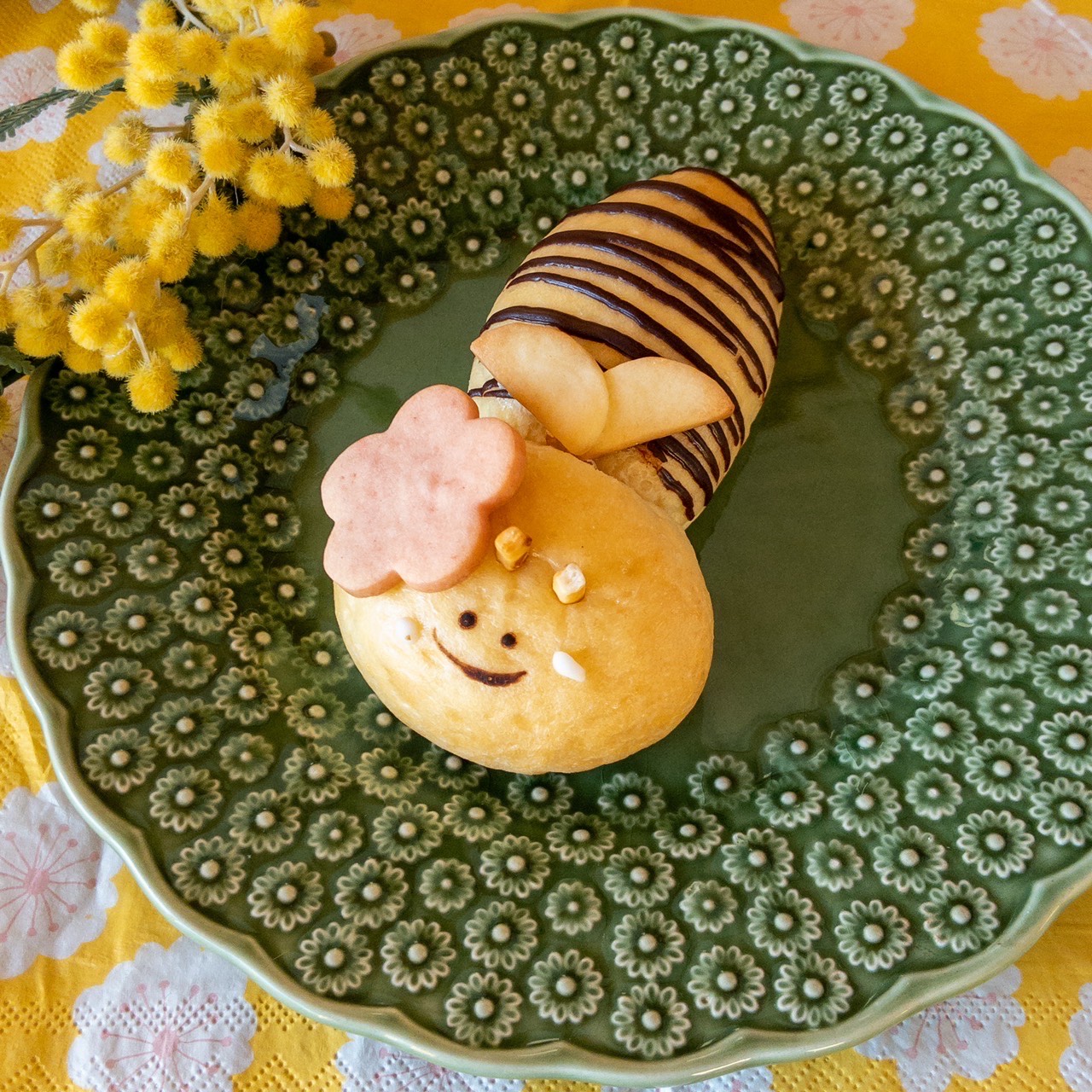 「幸せつむぐ　家族の春支度」テーマの新作パン<br>”ミツバチパン”と”つくしパン”