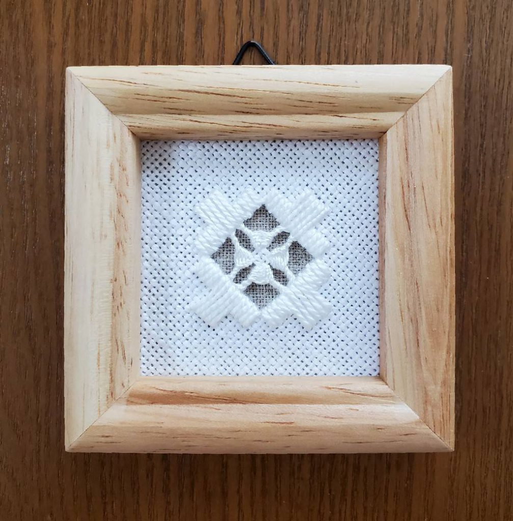 KeittoOppi】初心者刺繍教室◎北欧白糸（ハーダンガー）刺繍 初級編