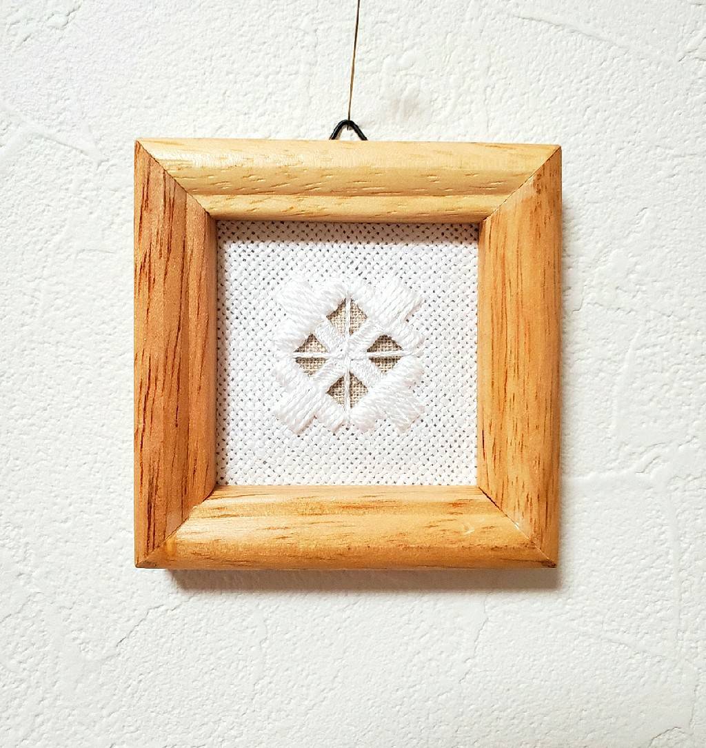 ヴィンテージ 北欧ハーダンガー/ヒデボ 白糸刺繍 ドローンワーク スクエアクロス 白糸刺繍HEDEBOを独学】参考書は佐藤ちひろ先生の本『HEDEBO