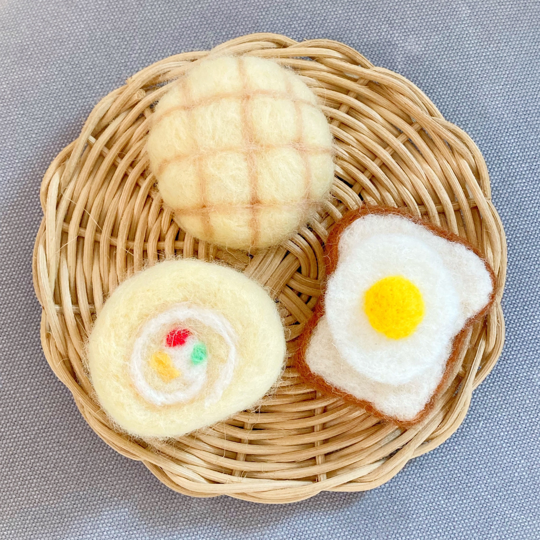 yano-kun様 羊毛フェルト 作品 ソリでプレゼントお届け中のパンダ