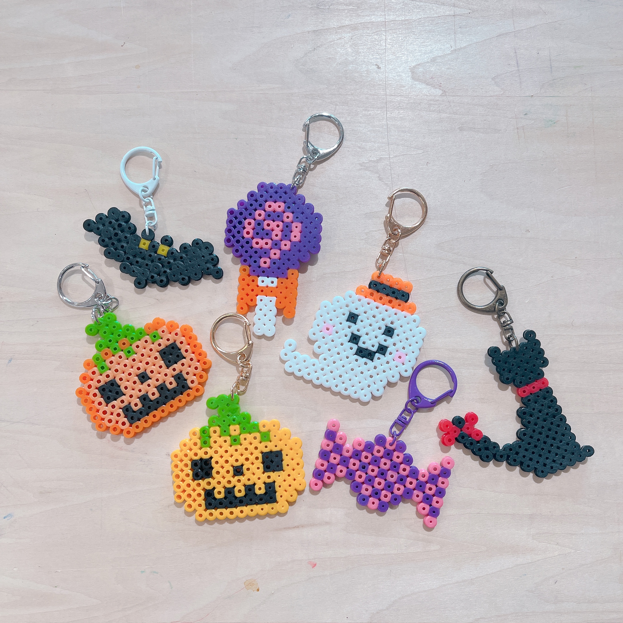 Keitto Oppi】アイロンビーズ♪ハロウィンをイメージしたキーホルダー