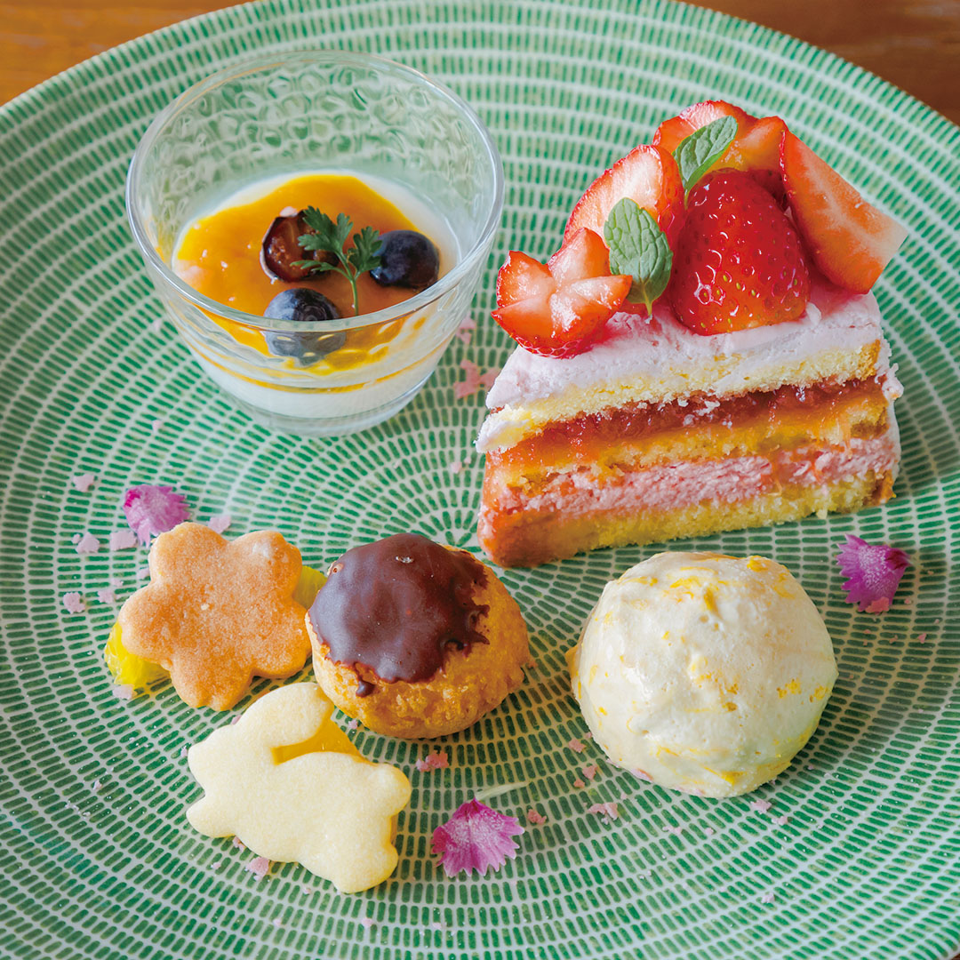 送料無料 ギフト Keitto 4/1～4/30 Ruokala】北欧と季節のデザートプレート 人形